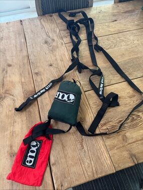 ENO Portable Hammock Straps and Stuff Sack - Black Straps with Green & Red Sacks